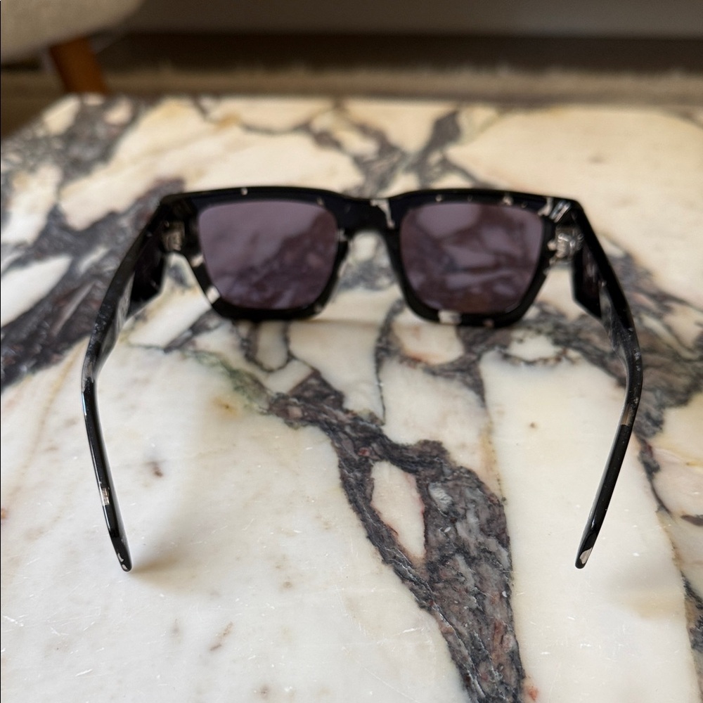 Black and White Tortoise Shell Sunglasses - Picture 5 of 7